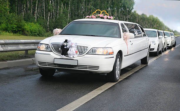 white wedding limousine with ex-court